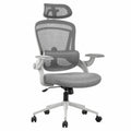 Sedia ergonomica in rete grigia con struttura in plastica